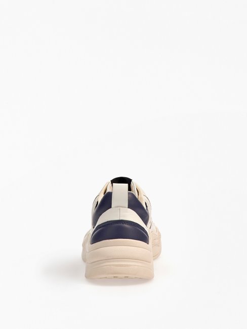 Chaussures De Course Bassano En Cuir Blanc Guess