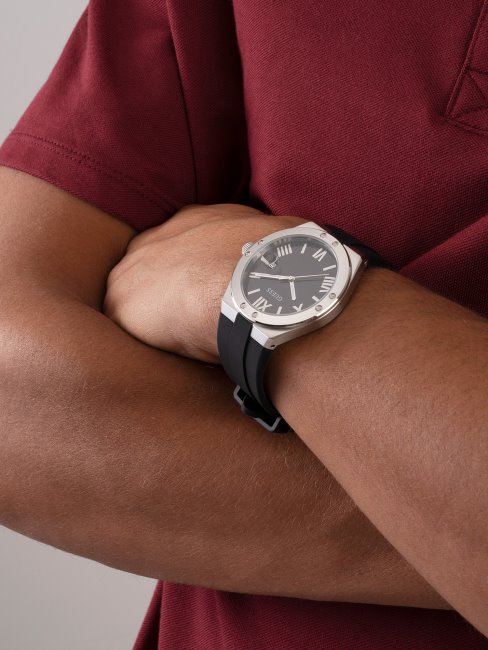 Montre Calendrier En Silicone Noir Guess