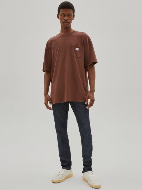 T-shirt Guess à Logo Sur Le Devant Marron