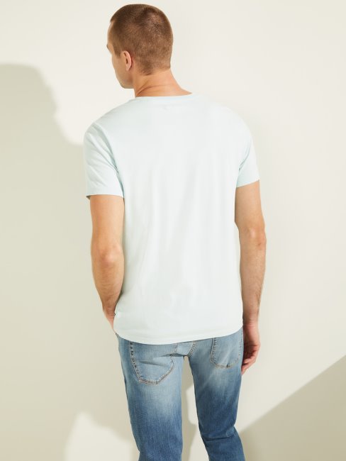 Tee Shirt Bleu Clair Avec Logo Sur Le Devant