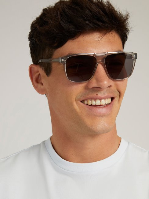 Modèle De Lunettes De Soleil Carrées Guess