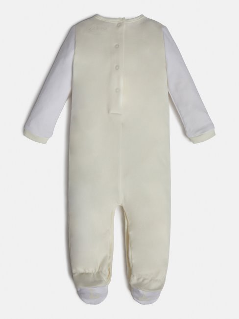 Logo Sur Le Devant Blanc Dans L'ensemble Deviner