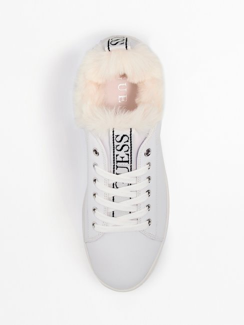 Paniers à Rivets En Fausse Fourrure Blanc Guess