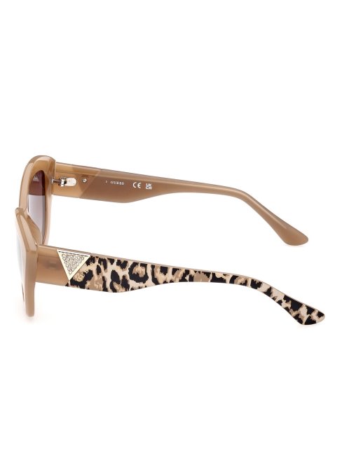 Modèle De Lunettes De Soleil Yeux De Chat Beige Guess