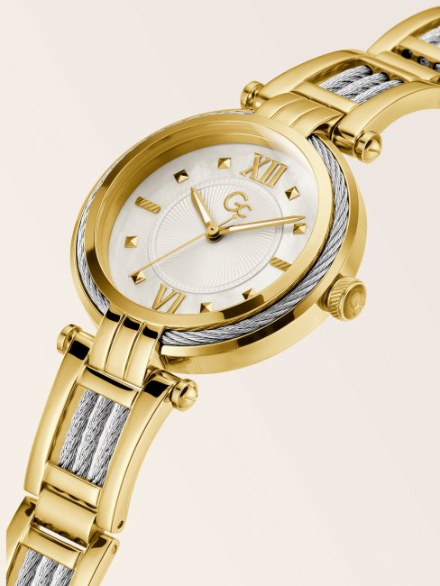 Montre Analogique Gc Acier Ou Rose Guess