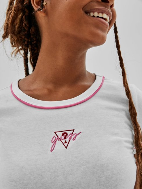 Tee Shirt Guess Blanc Avec Logo Sur Le Devant