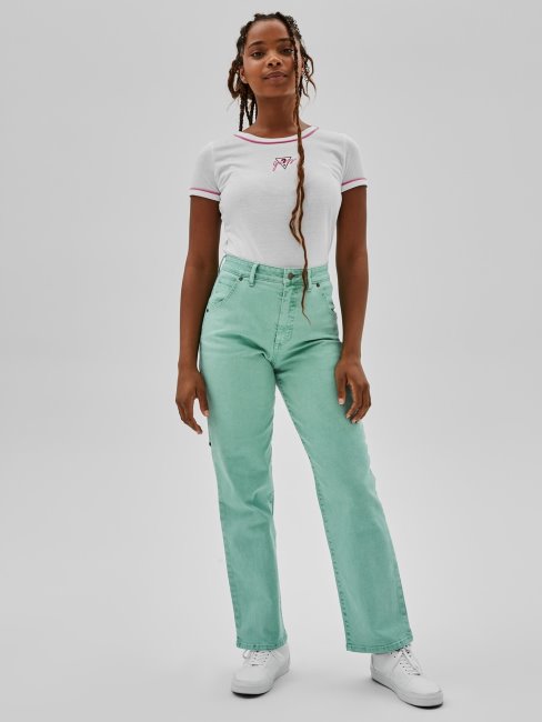 Tee Shirt Guess Blanc Avec Logo Sur Le Devant