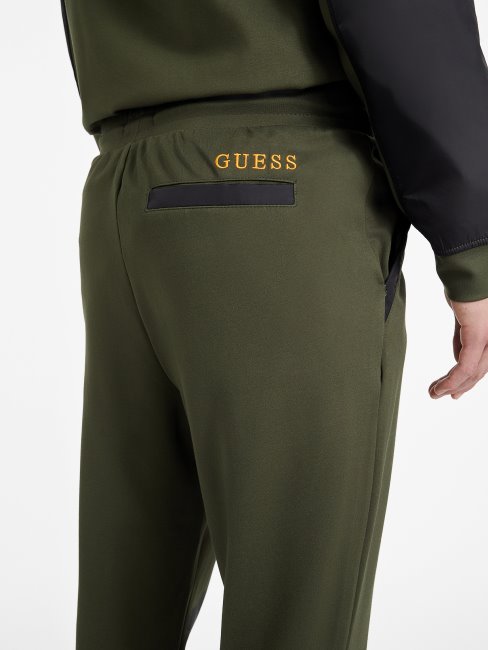 Devinez Takoda Jogger Forêt Effrayante