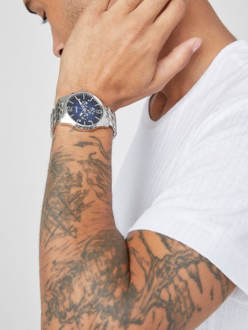 Montre Multifonction Argentée Pas De Devinette De Couleur