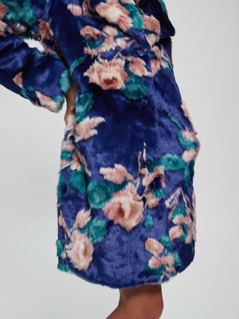 Guess Magda Manteau En Fausse Fourrure Fleur Fantaisie Bleu/rose