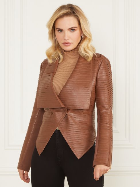 Beauté Brune Suppose Que Shayna Drapé Veste En Cuir