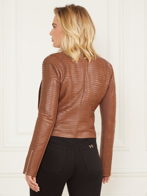 Beauté Brune Suppose Que Shayna Drapé Veste En Cuir