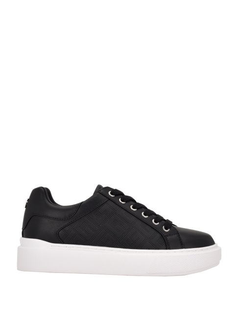 Baskets Basses Noires1 Guess Wive G Perforées