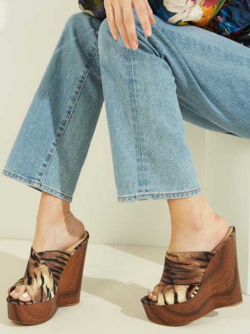 Guess Chaussures Compensées Entrecroisées Marron Moyen à Imprimé Teisha