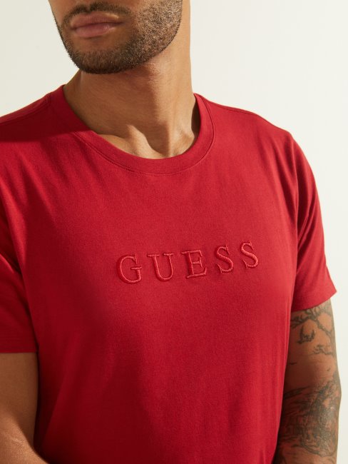 Tee Shirt Guess à Logo Brodé Rouge Piment