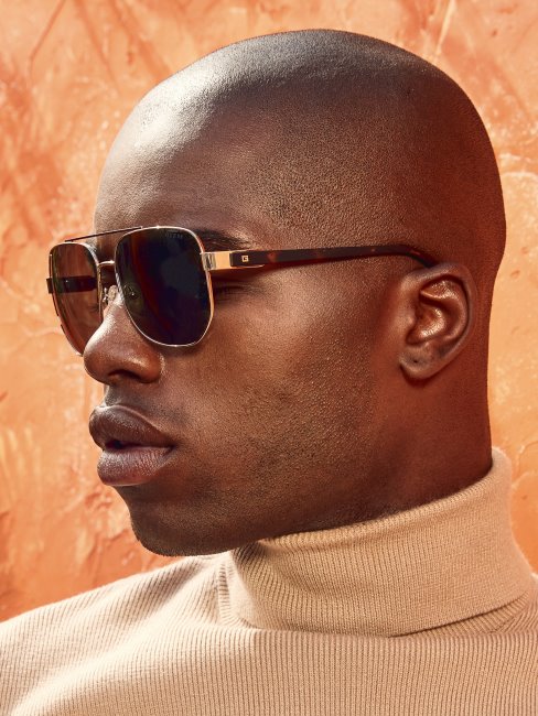 Lunettes De Soleil Marlon Navigator Ou Brillant/vert Guess